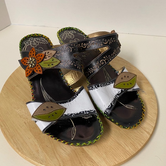 Elite By Corkys Size 8 Kalua Sandals  Multi Colored Art to Wear Wearable Art - Picture 1 of 10